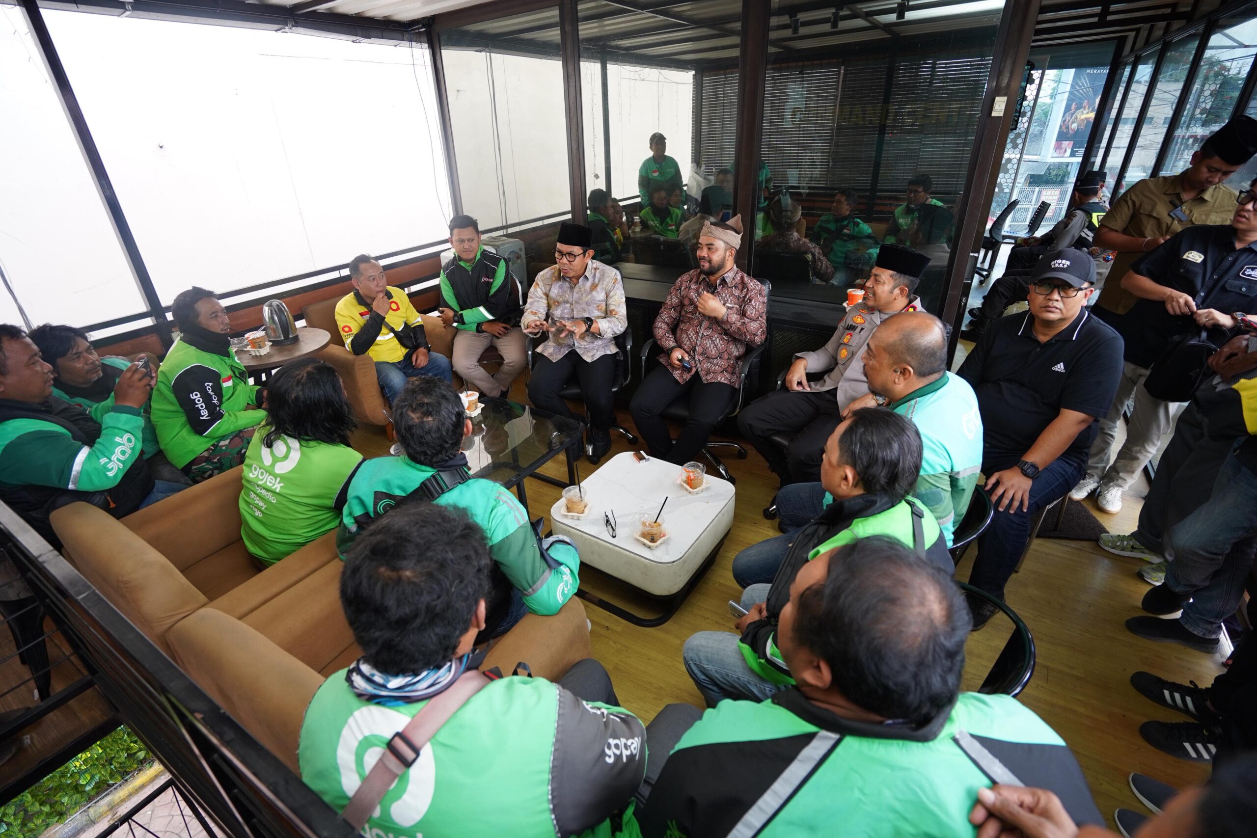 Tragedi yang menimpa Affan Kurniawan, driver online berusia 21 tahun asal Bandar Lampung, di Jakarta pada 28 Agustus 2025, mendapat respons penuh empati dari Pemerintah Kota Batu dan aparat kepolisian setempat.