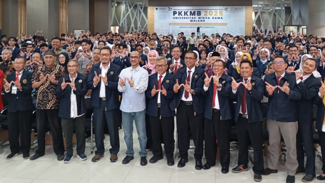Universitas Widya Gama Malang (UWG) menggelar Pengenalan Kehidupan Kampus Mahasiswa Baru (PKKMB) 2025. Dengan menghadirkan mantan Ketua KPK Republik Indonesia Abraham Samad.