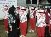 Lucu, Lomba Baris Berbaris Tutup Mata Emak-Emak di Malang Warnai Semarak HUT RI ke-80