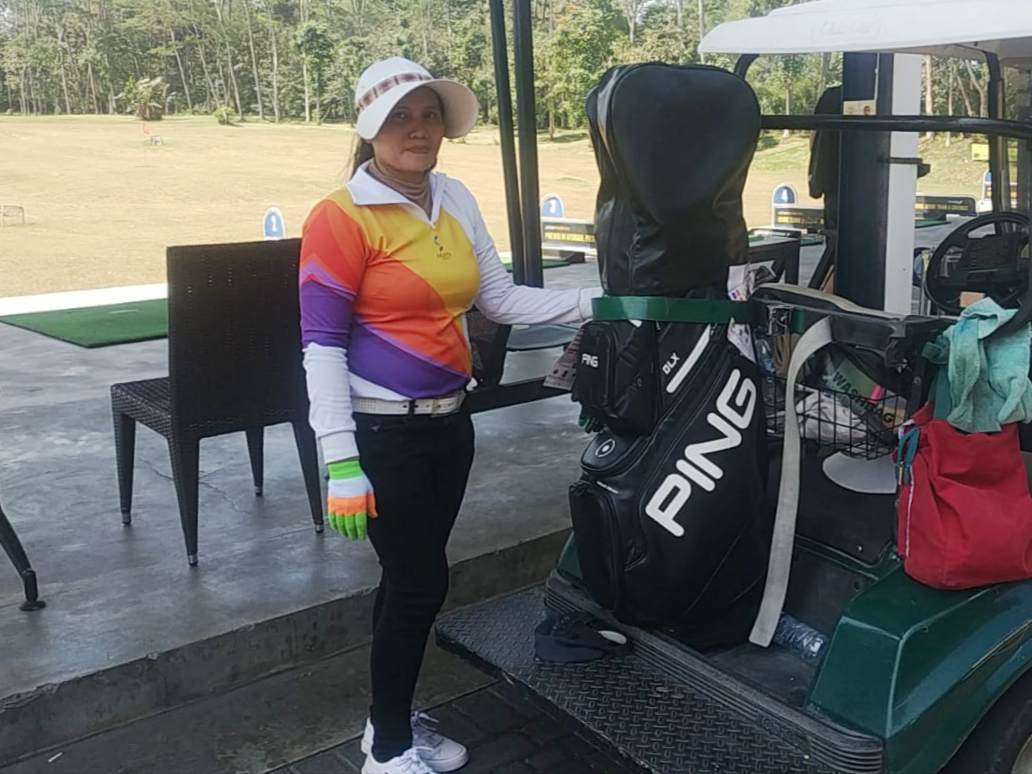 Mengenal Lebih Dekat Profesi Caddy Lewat Kisah Nana, Pendamping Setia Pegolf di Golf Araya
