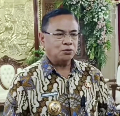 Kebijakan kenaikan Pajak Bumi dan Bangunan Perdesaan dan Perkotaan (PBB P2) sebesar 250 persen di Kabupaten Pati memicu kemarahan warga. Rencana aksi demonstrasi besar-besaran kini telah bergulir dan dijadwalkan berlangsung pada 13 Agustus 2025.