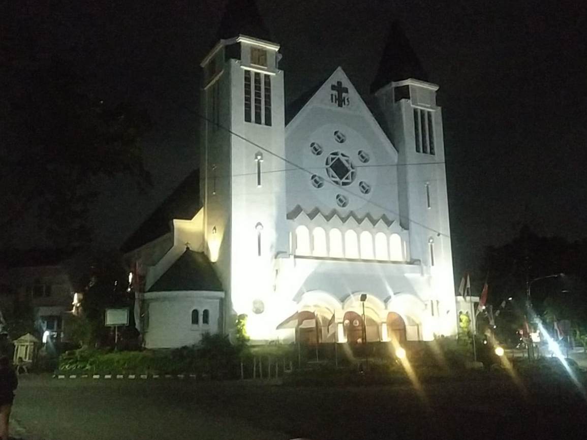Gereja Katedral Ijen Malang: Ikon Arsitektur Kolonial di Kelurahan Penanggungan yang Tetap Menyala di Zaman Kini