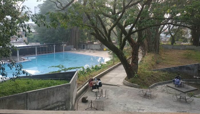 Mengenang Senaputra Sambil Menyeruput Kopi di Cafe Crita Sena