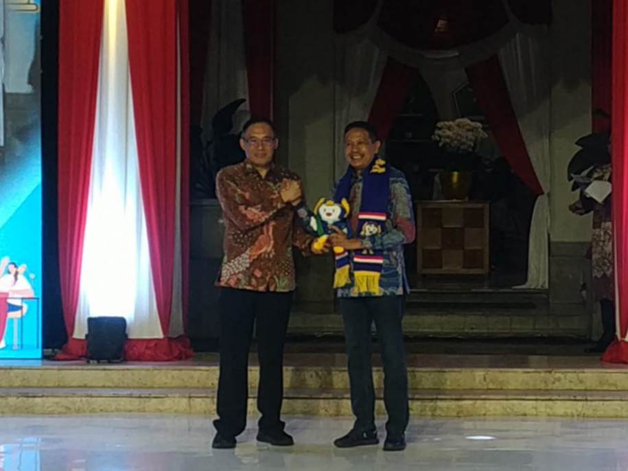 UM Genjot Pusat Bahasa Internasional, Anak Muda Malang Tampil di Kompetisi Fesyen Bergengsi