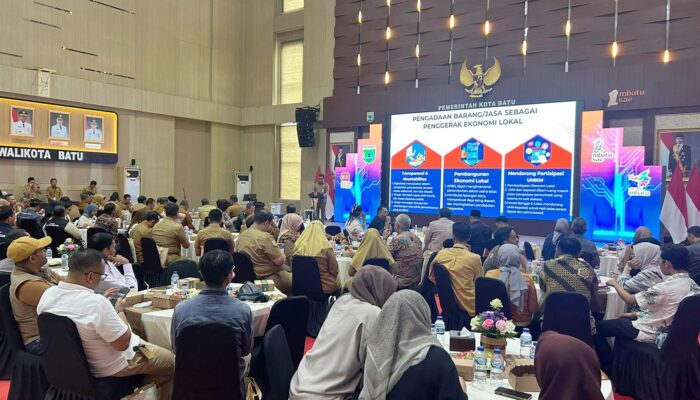Komitmen Cak Nur–Heli Hadirkan Panggung Khusus bagi Produk UMKM Lokal