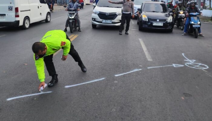 Kecelakaan Maut di Blimbing  Malang, Pemotor Suprafit Tewas Usai Tabrakan dengan CB150R