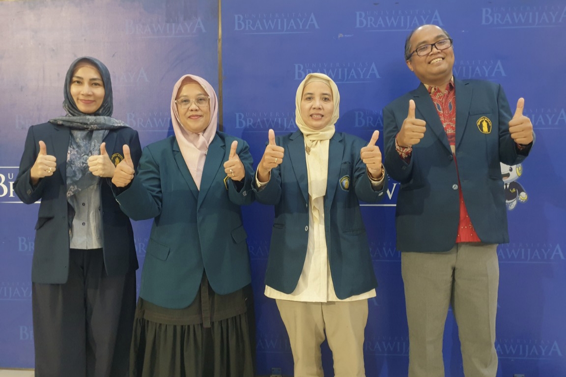 Universitas Brawijaya (UB) bakal mengukuhkan empat professor lintas ilmu. Mereka adalah Prof. Dr. Ir. Lailil Muflikhah, S.Kom., M.Sc., IPM, ASEAN Eng, kemudian Prof. Dr. Siti Asmaul Mustaniroh, S.TP., M.P. Selanjutnya Prof. Sujarwoto, S.IP., M.Si., Ph.D dan Prof. Dr. Nurini Aprilianda, S.H., M.Hum pada Kamis (21/08/2025).