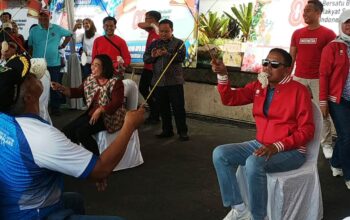 Semarakkan HUT RI ke-80, Wali Kota Malang jadi Juara Lomba Makan Krupuk