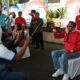 Semarakkan HUT RI ke-80, Wali Kota Malang jadi Juara Lomba Makan Krupuk