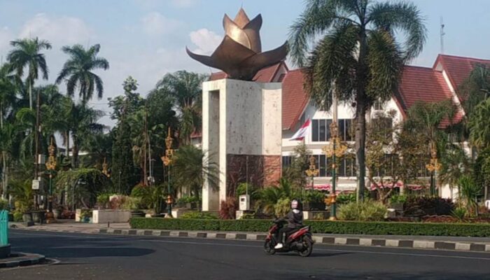 Monumen Teratai di Bundaran Jalan Ijen, Simbol Literasi, Sejarah dan Kebijaksanaan Kota Malang