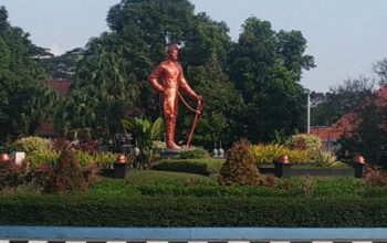 Bundaran Simpang Balapan, Landmark Kota Malang dengan Patung Pahlawan Hamid Rusdi