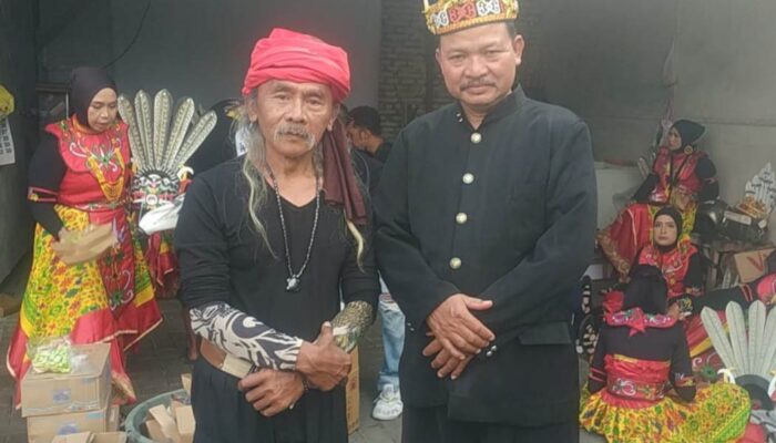 RW 01 Mojolangu Angkat Tema Budaya Nusantara Melawan Kapitalisme di Karnaval HUT RI ke-80