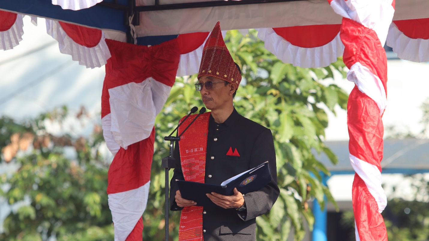 Politeknik Negeri Malang (Polinema) menggelar peringatan Hari Ulang Tahun ke-80 Republik Indonesia dengan rangkaian kegiatan meriah, penuh makna, dan sarat nilai kebersamaan. Acara puncak berlangsung pada Minggu (17/8/2025) di Lapangan Kampus Utama Polinema, diikuti oleh pimpinan, dosen, tenaga kependidikan, mahasiswa, hingga masyarakat sekitar kampus.