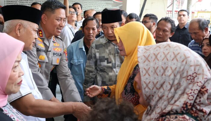 Kapolres Malang Ajak Keluarga Terduga Pelaku Kunjungi Fasilitas yang Dirusak