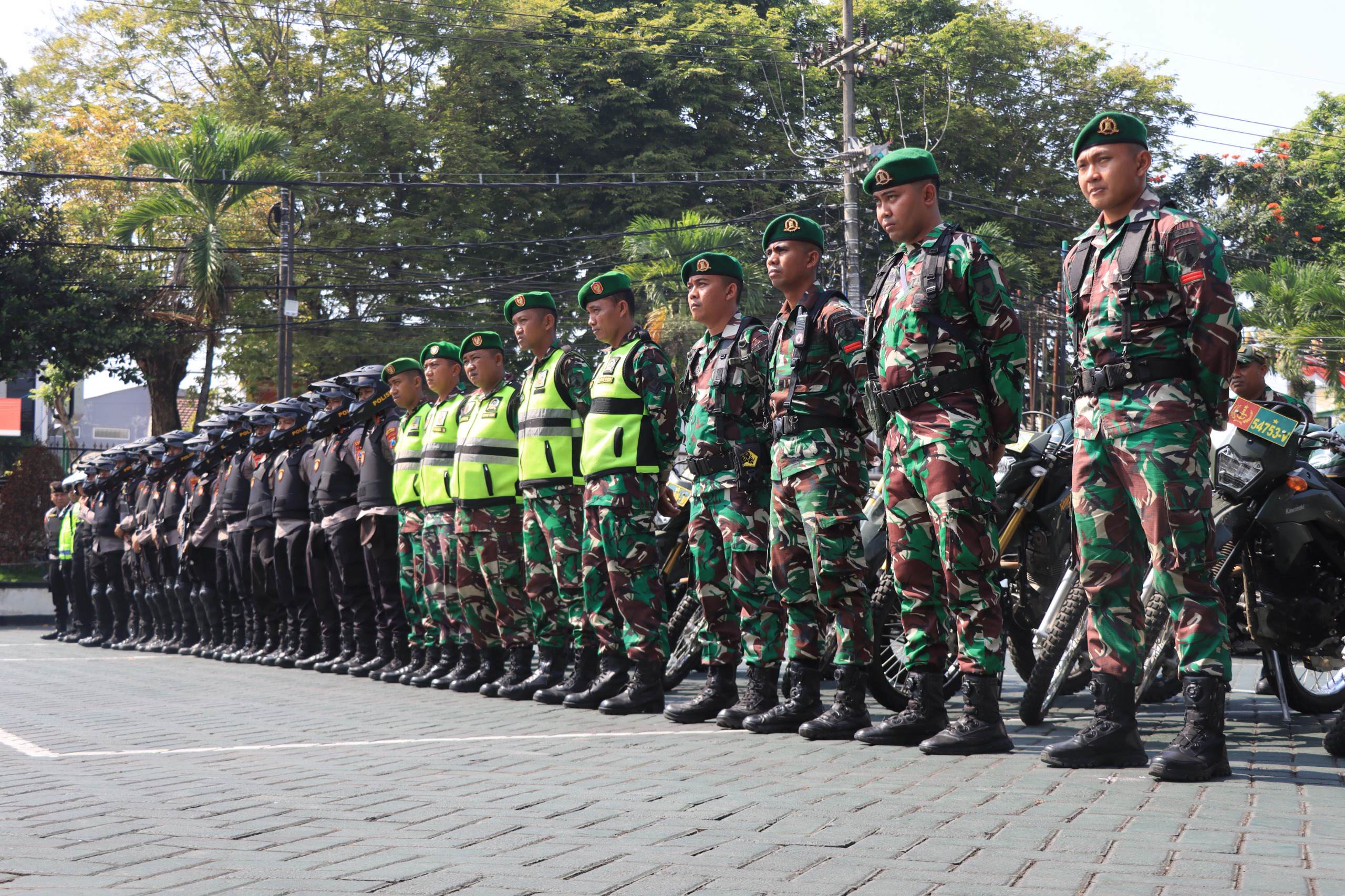 Sinergi TNI-Polri dan Pemkab Malang, 300 Personel Diterjunkan Amankan Wilayah