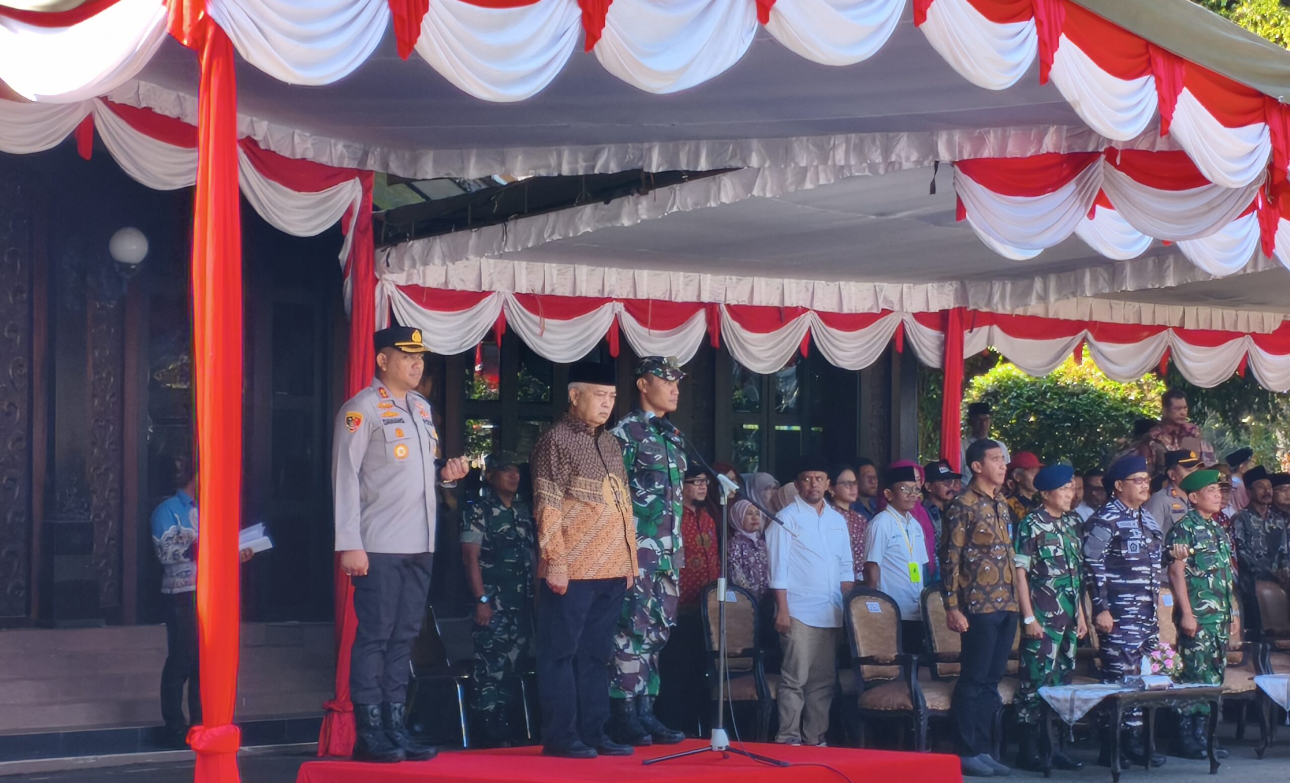 Bupati Malang, H.M. Sanusi, menegaskan tekad Kabupaten Malang untuk tampil sebagai daerah yang aman, damai dan menjadi contoh persatuan nasional.