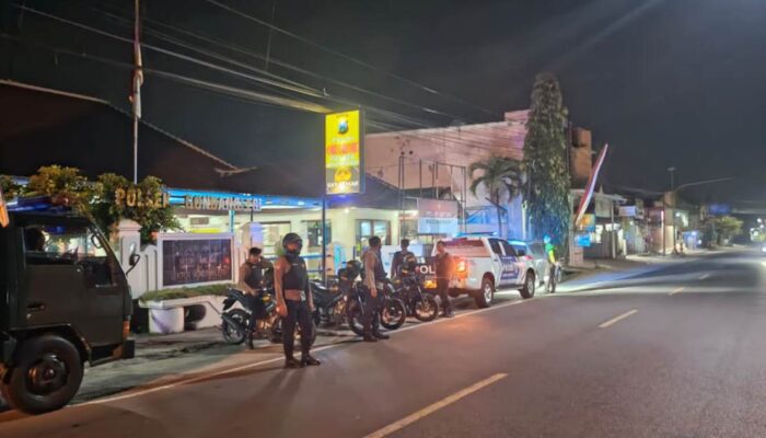 Patroli Malam hingga Pagi, Aparat Sisir Jalanan Kabupaten Malang demi Rasa Aman Warga