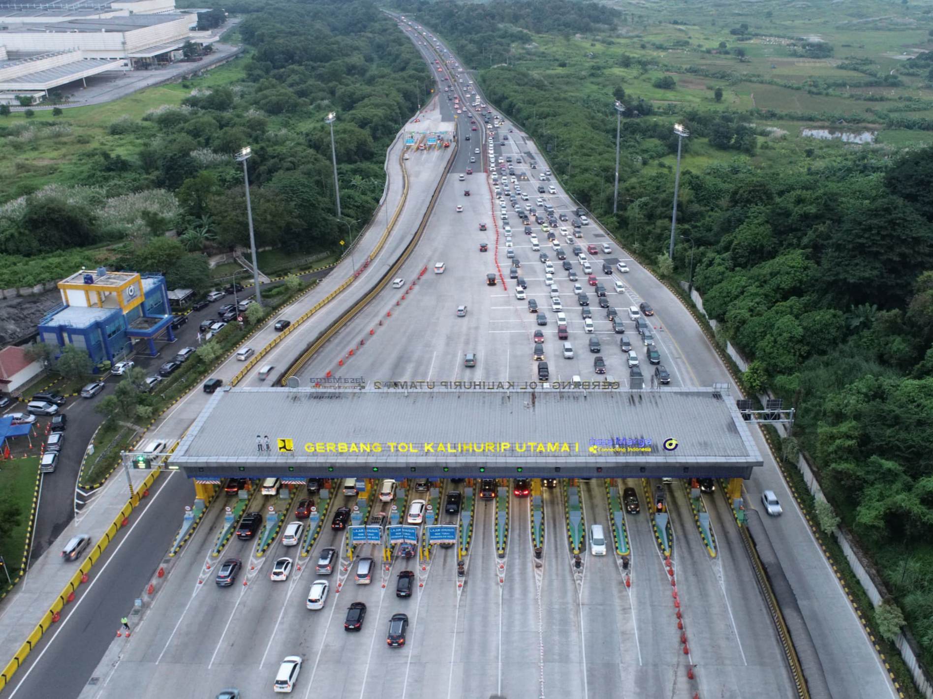 184 Ribu Kendaraan Tinggalkan Jabotabek Jelang Libur Maulid, Jasa Marga Siapkan Layanan Maksimal
