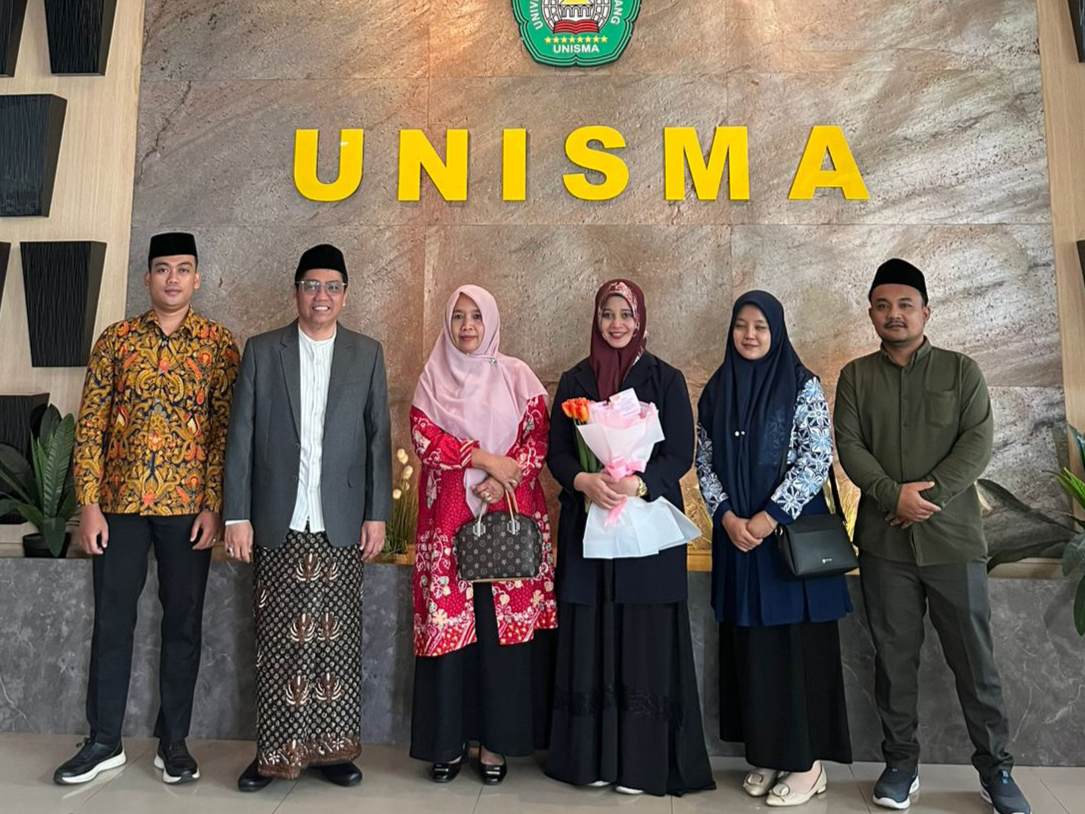 Sita Acetylena Raih Doktor PAI Multikultural Unisma dengan Riset Dakwah di Jepang