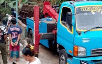 Jembatan Desa Wadung di Pakisaji Ambrol Dilintasi Truk Pasir, Akses Warga Terputus