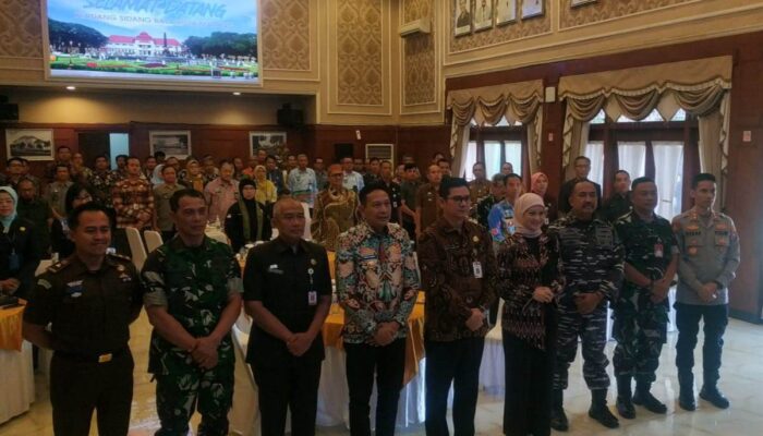 Staf Ahli Kemendagri Tegaskan 25 Tuntutan Rakyat Saat Rakor Kamtibmas di Balai Kota Malang