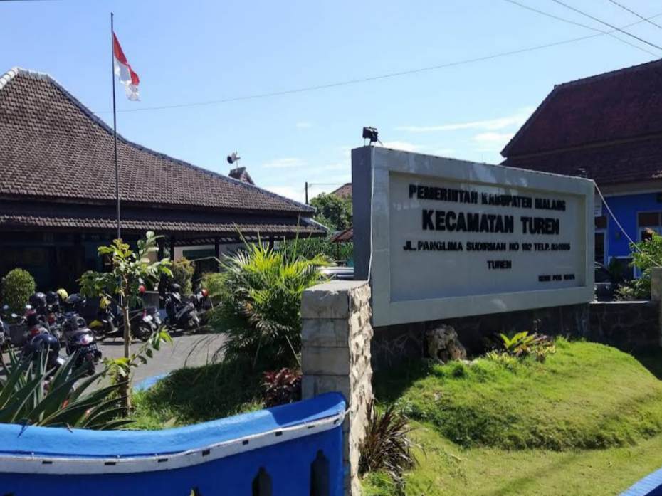 Camat Turen Pastikan Layanan Administrasi Gratis, Janji Tindak Tegas Oknum Pungli