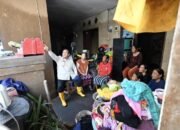 Presiden RI Prabowo Subianto melakukan blusukan ke gang sempit yang terdampak banjir di Kabupaten Badung, Bali pada Sabtu (13/09).