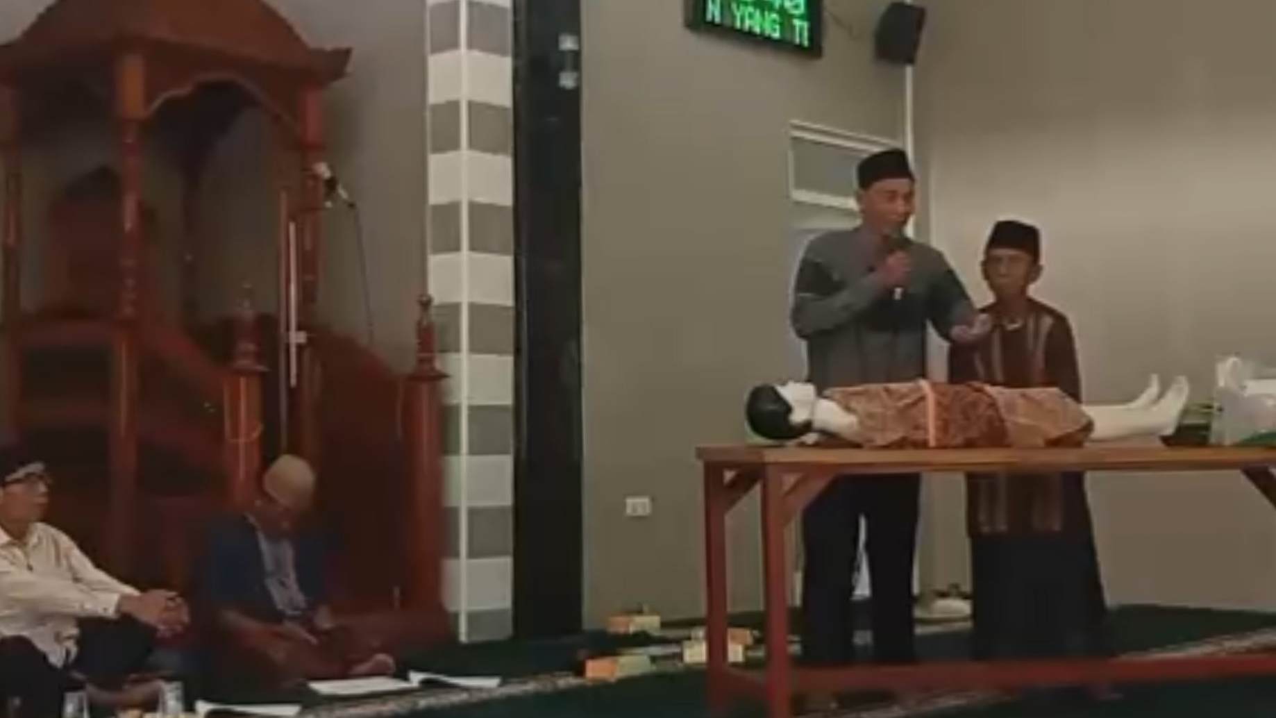 Warga Bunulrejo dan Polehan Ikuti Pelatihan Perawatan Jenazah di Masjid Jamiatul Huda