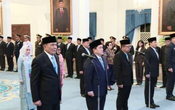 Presiden Prabowo Subianto resmi melantik sejumlah menteri dan wakil menteri baru dalam reshuffle Kabinet Merah Putih di Istana Negara Jakarta pada Rabu (17/9).