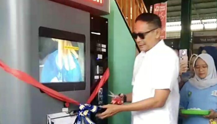 Warga Kini Bisa Isi Ulang Air Minum di Pasar Klojen, Harga Hemat dan Praktis