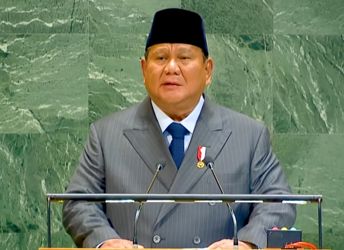 Presiden Republik Indonesia, Prabowo Subianto, menegaskan posisi Indonesia dalam menjaga perdamaian dunia.