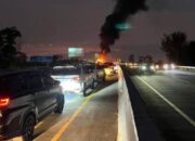 Minibus Terbakar di Exit Tol Singosari, Arus Lalu Lintas Malang–Pasuruan Lumpuh