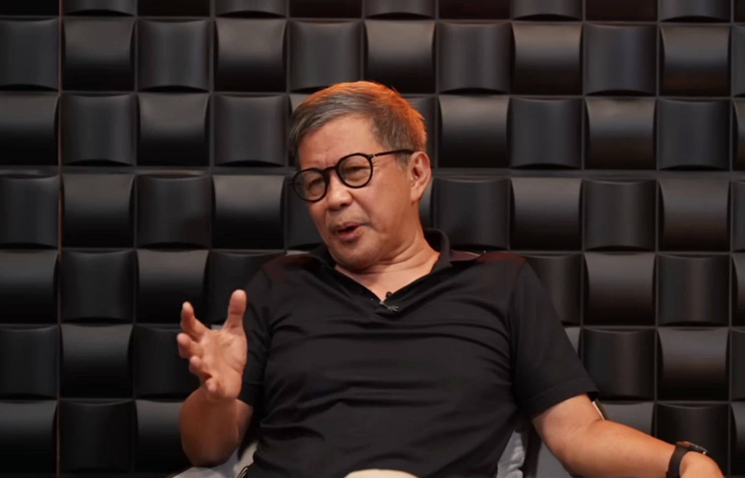 Pengamat politik Rocky Gerung kembali melontarkan kritik tajam terhadap Presiden Prabowo Subianto. Kali ini, kritik diarahkan pada keputusan Prabowo menunjuk Muhammad Qodari sebagai Kepala Staf Kepresidenan (KSP).