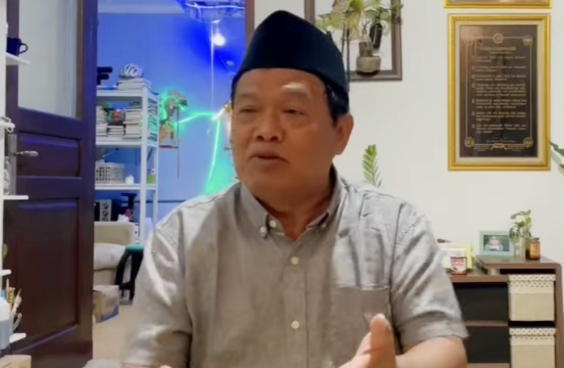 Mantan dosen Universitas Islam Negeri (UIN) Maulana Malik Ibrahim Malang, Imam Muslimin, harus beranjak dari tempat tinggalnya.