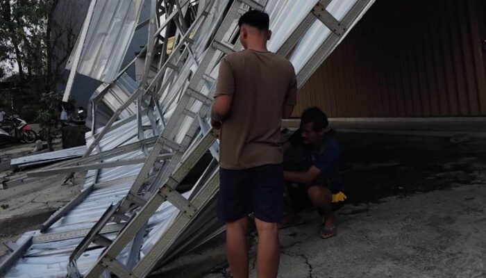 Hujan Deras Disertai Angin Kencang Terjang Kepanjen, Belasan Rumah Warga Rusak