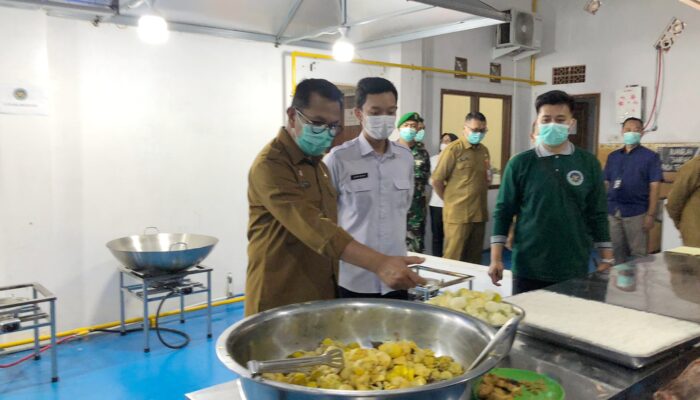 Wali Kota Batu Sidak Dapur Penyedia MBG, Satu Dapur Dinonaktifkan
