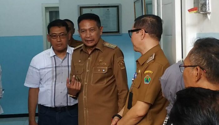 Wali Kota Malang Tinjau SPPG di Buring, Tekankan Pentingnya Standar Kualitas Pangan