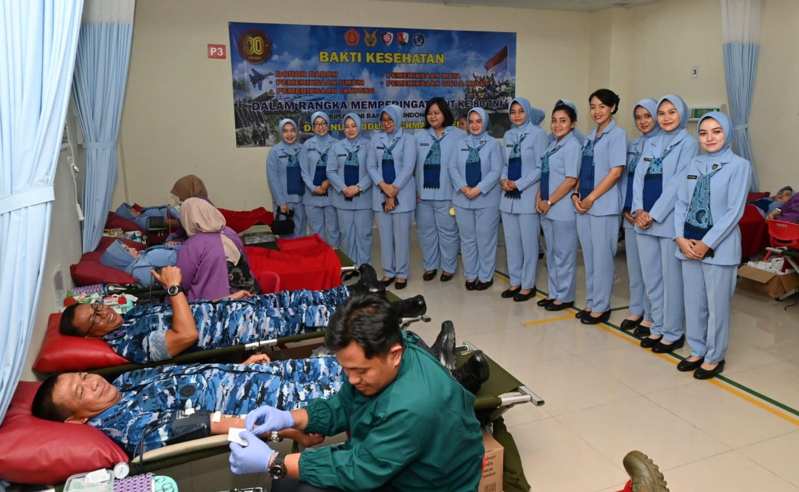 Peringati HUT ke-80 TNI, Lanud Abdulrachman Saleh Gelar Bakti Kesehatan