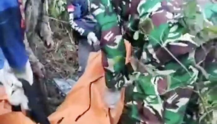 Rem Blong, Innova Terjun ke Jurang di Jalur Cangar–Pacet