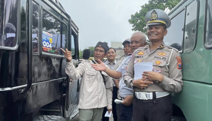 Polres Malang dan Dishub Ramp Check Jeep ke Bromo demi Keselamatan Wisatawan