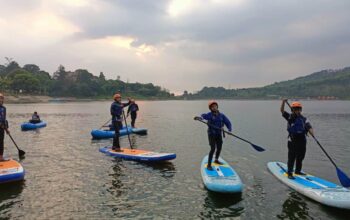 Sunset Paddleboard, Wisata Baru Persembahan Desapa Adventure di Selorejo