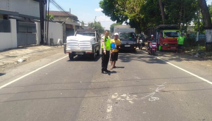 Tabrak Dump Truk di Kendalpayak, Penumpang Motor Perempuan Tewas di Tempat