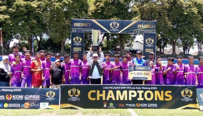 Massanda FC Angkat Trofi Piala Kapolres Malang 2025