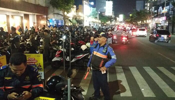 Akhir Pekan Kayutangan Heritage Dipadati Pengunjung: Arus Ramai, Parkir Tertata Rapi