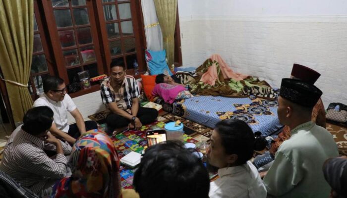 Wali Kota Malang Jenguk Santri Korban Musibah Ponpes Al Khoziny