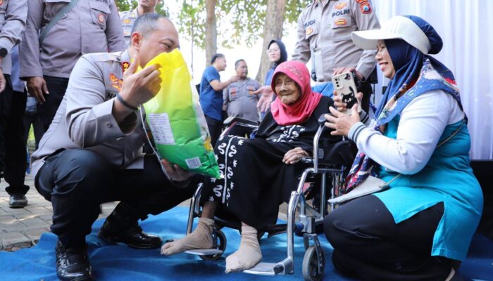 Polresta Malang Kota Tanam Jagung Serentak di Sukun, Warga Antusias Serbu Pasar Murah dan Layanan Kesehatan Gratis