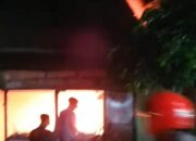 Warung Ireng Milik Ibu Yun di Wajak Dilalap Api, Diduga Korsleting Listrik