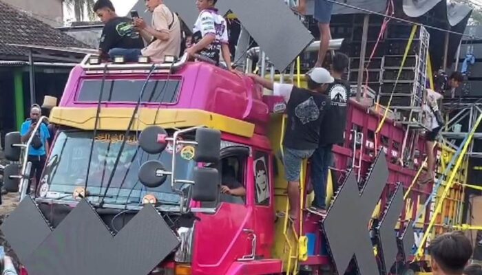 Sound Horeg Guncang Pagak, Polsek All Out Amankan Karnaval Budaya Gampingan