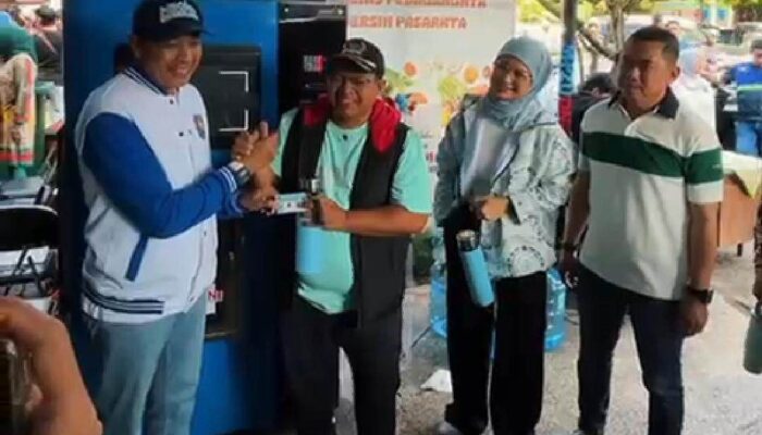 Wali Kota Malang Resmikan Anjungan Air Minum Mandiri di Pasar Oro-Oro Dowo