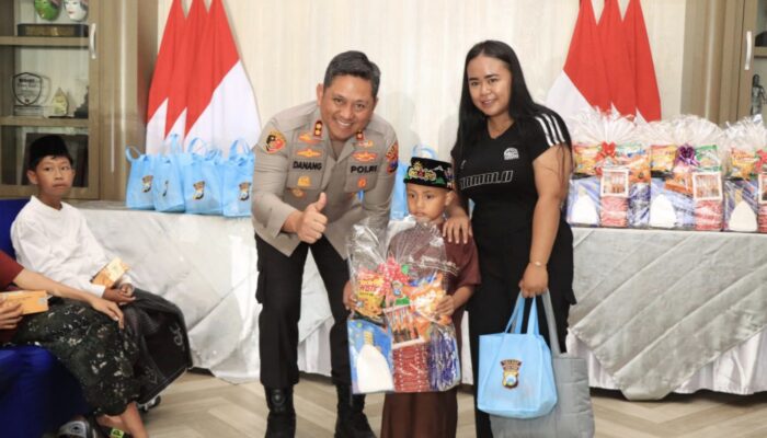 Polres Malang Gelar Khitan Massal Gratis, 80 Anak Dapat Bingkisan dan Sembako